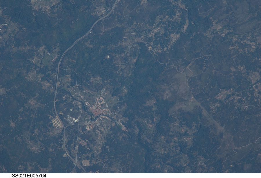 Allariz, dende a ISS, no 2009.