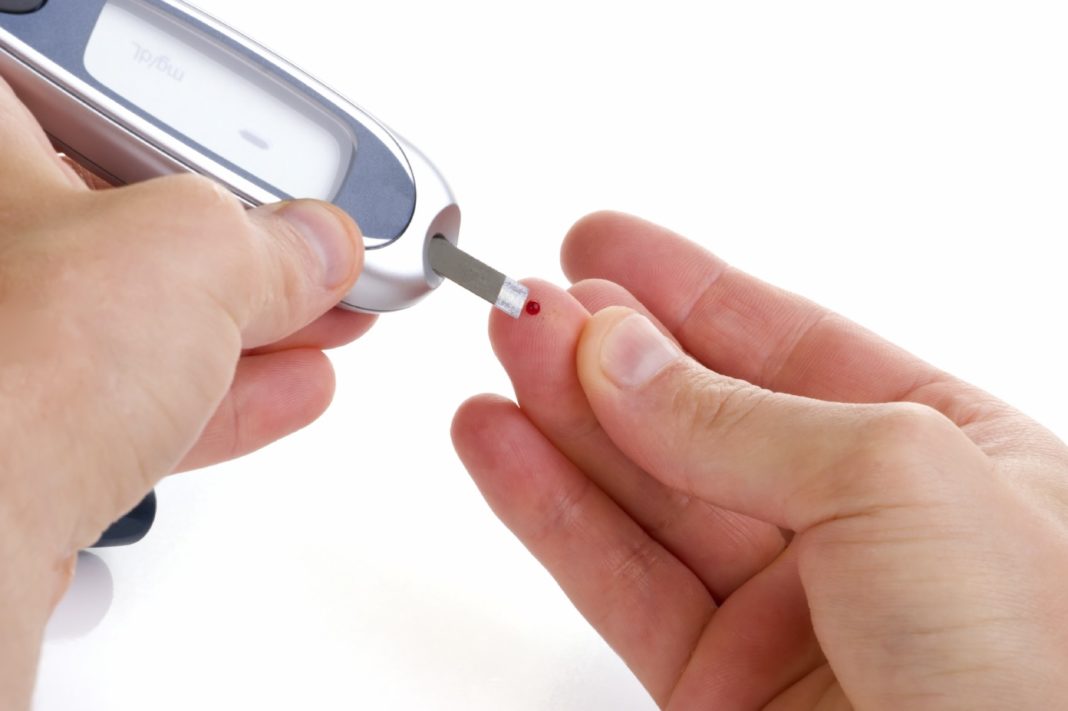 Control de glucosa de un paciente de diabetes.