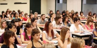 As mulleres teñen un 70% dos mellores expedientes académicos na universidade en Galicia.