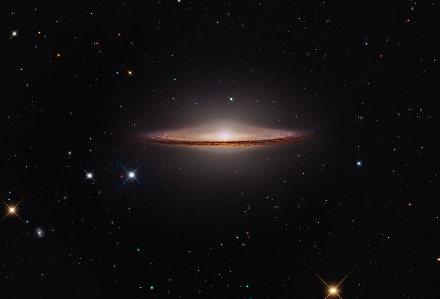 M104: a galaxia Sombrero