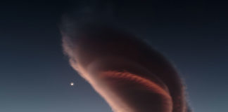 Nube lenticular, Lúa, Marte, Venus