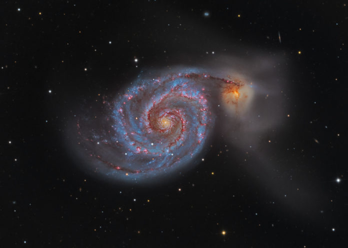 M51: a galaxia Remuíño