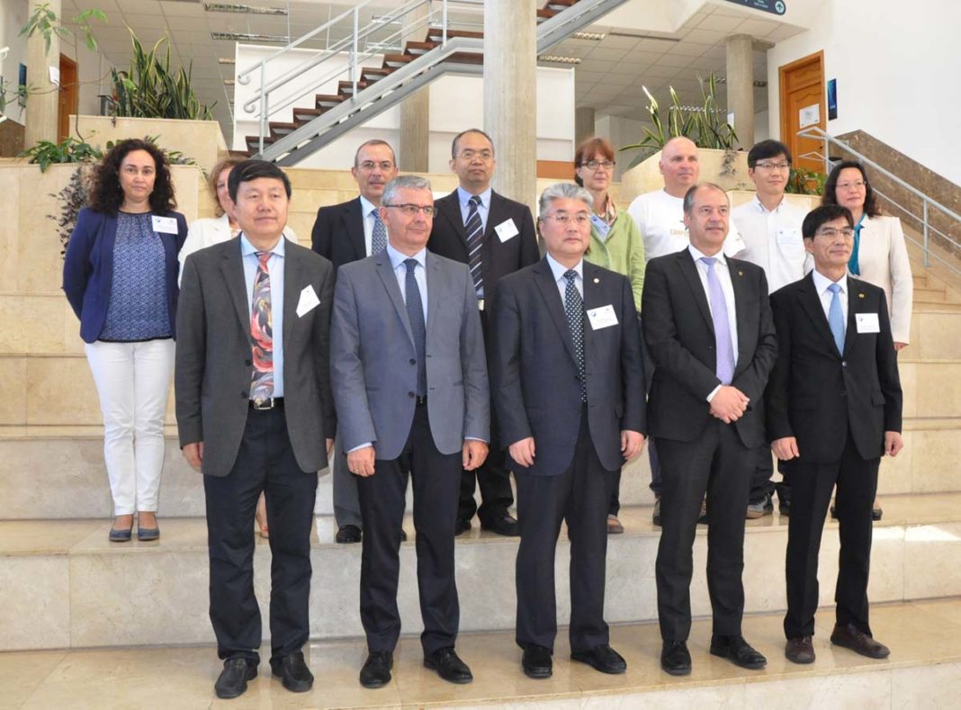 A delegación da Ocean University of China, recibida na Universidade de Vigo.
