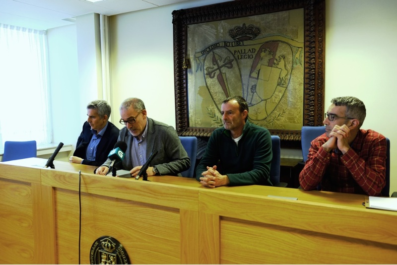 Os autores do estudo presentado onte en Santiago.