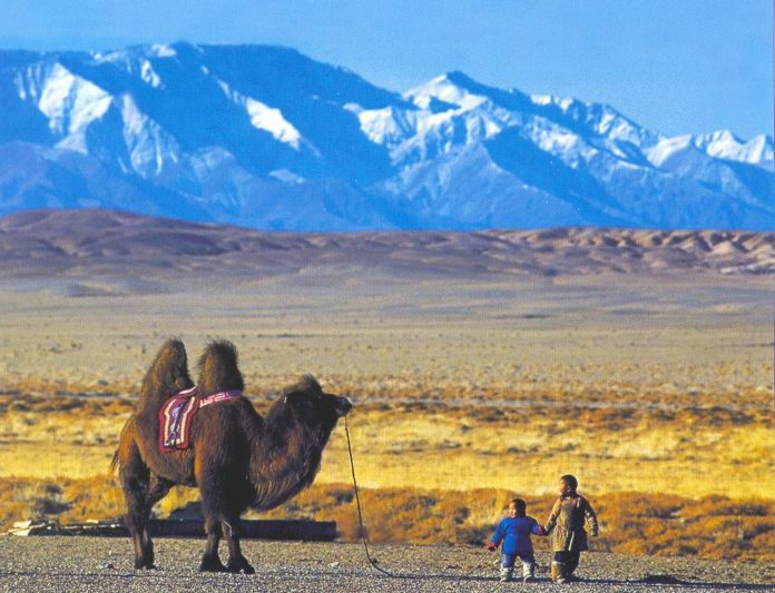 Montañas de Ikh Bogd Uul, en Mongolia.
