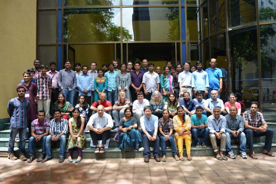 Imaxe dunha escola de investigación do CIMPA.