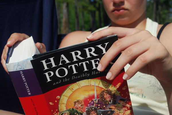 Un estudo afirma que ler novelas de Harry Potter axuda a superar prexuízos cara a grupos discriminados. Imaxe: Alonis, Flickr.