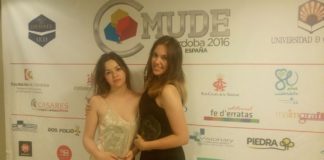 Aida González e Atenea Luana Martínez tras gañar o Campionato Mundial de Debate en Español /La Voz.
