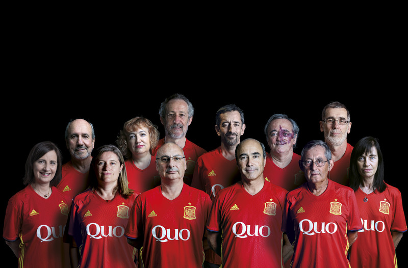 Carmen Martínez, primeira pola esquerda, xunto a outras 'figuras' como Francis Mojica, Mariano Barbacid ou Pedro Cavadas. Foto: Quo/CSIC.
