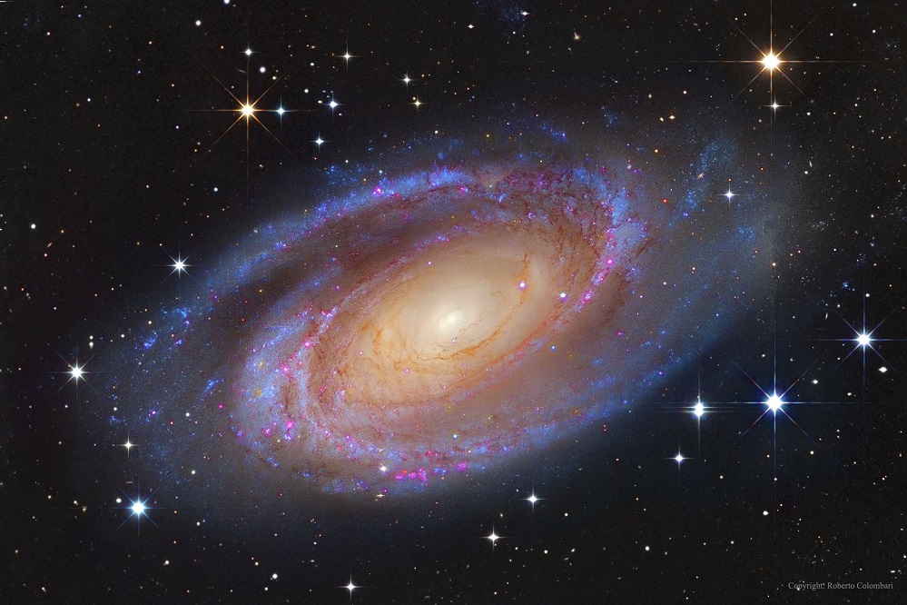 Créditos da imaxe: Subaru Telescope (NAOJ), Telescopio Espacial Hubble; Procesado e copyright: Roberto Colombari e Robert Gendler