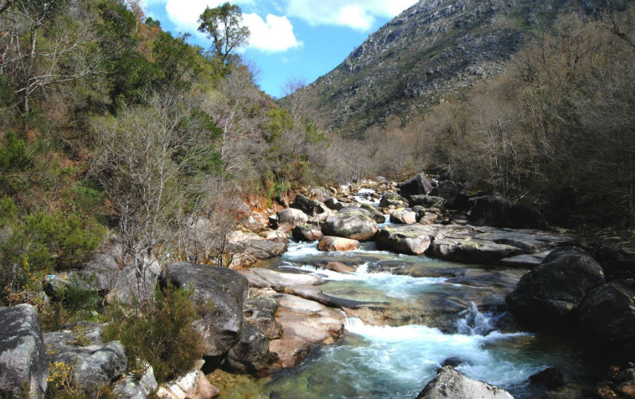 Río Barcia, tamén chamado Castro Laboreiro, en Olelas (Entrimo) na serra do Xurés. Foto: R. Pan.