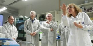 A directora científica do proxecto, Mabel Loza, xunto a Francisco Conde, Juan Viaño e Ángel Carracedo. Foto:xunta.gal.