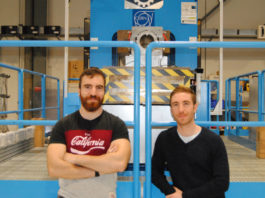 Os xemelgos Ferradás Troitiño, nas instalacións do CERN. Foto: R. Pan.