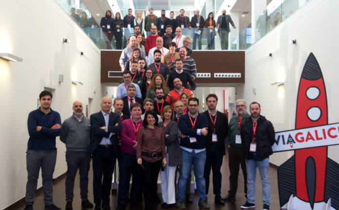 Representantes dos 16 proxectos da fase de aceleración de ViaGalicia 2018, xunto aos seus tutores.
