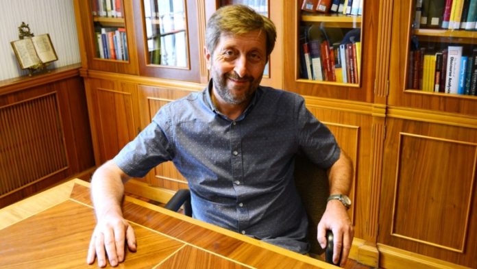 O Instituto de Lingua Galega da USC ten novo director: Xosé Luís Regueira.