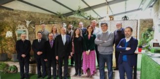 Membros do IGFAE, xunto cos membros do comité científico e autoridades da USC e da Xunta. Foto: Alfonso Ponte.