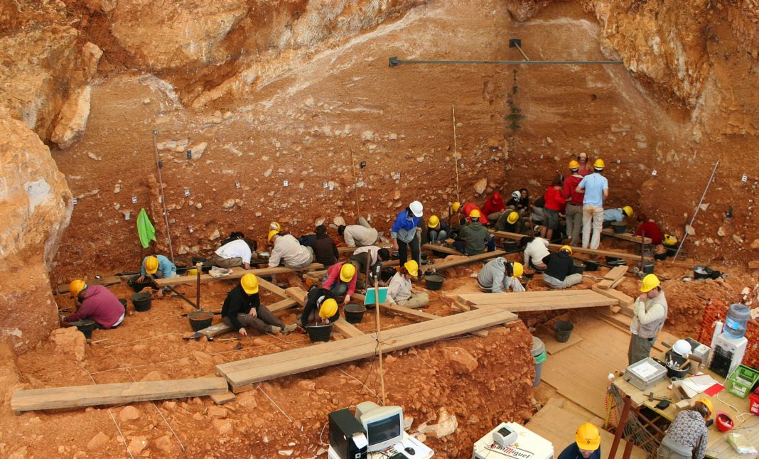 Escavacións na Gran Dolina de Atapuerca. Foto: Mario Modesto Mata. CC BY-SA 3.0