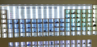 A táboa pode verse na Facultade de Ciencias da Universidade da Coruña. Foto: UDC Big Bang.
