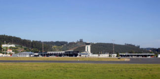 Aeroporto de Alvedro. Foto: Bene Riobó / CC BY-SA 4.0.