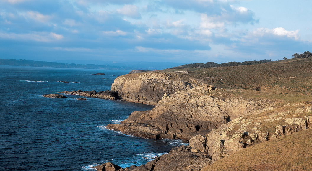 Os cantís da costa de Dexo. Fonte: Turismo.gal