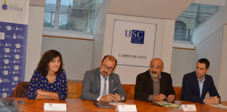 De esquerda a dereita, Valcárcel, López, Quiroga e De Anta, na presentción do convenio na Vicerreitoría de Coordinación de Lugo. Foto: USC.