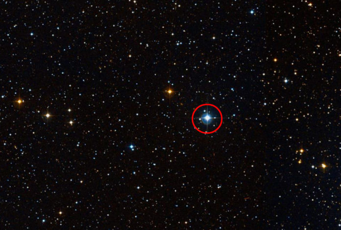 A estrela de Rosalía (HD 149143) nunha imaxe de telescopio.