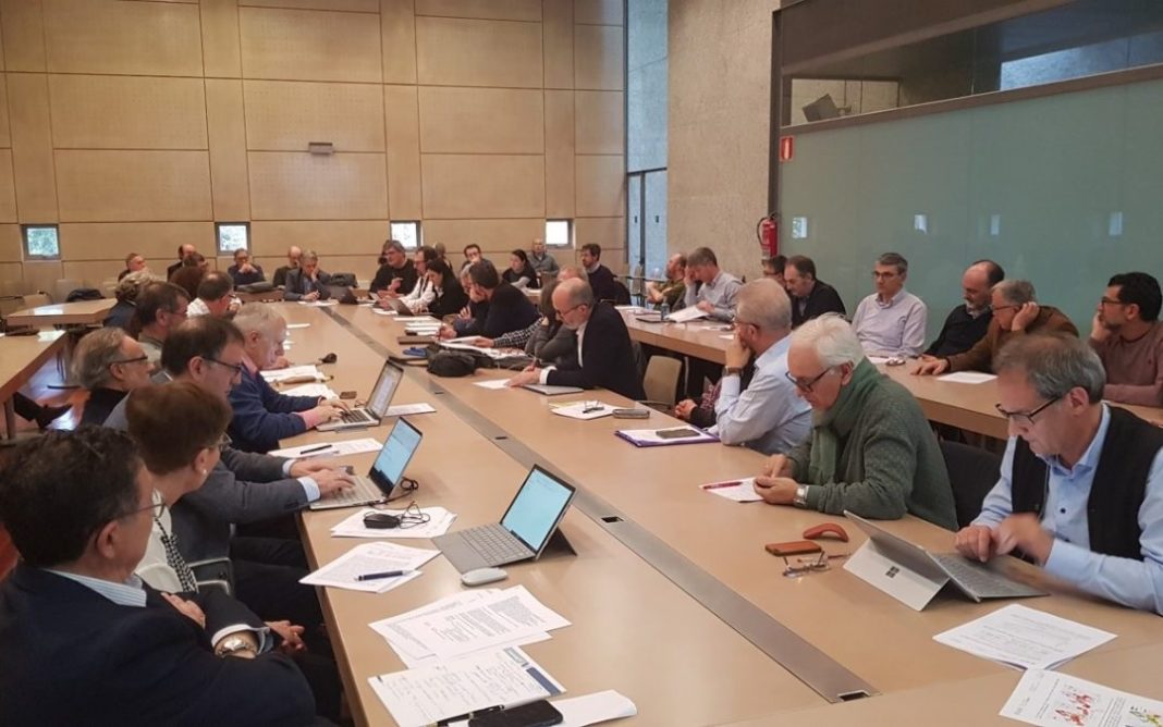 Reunión convocada pola RAGC para analizar o informe sobre a produción científica en Galicia. Foto: ragc.gal.