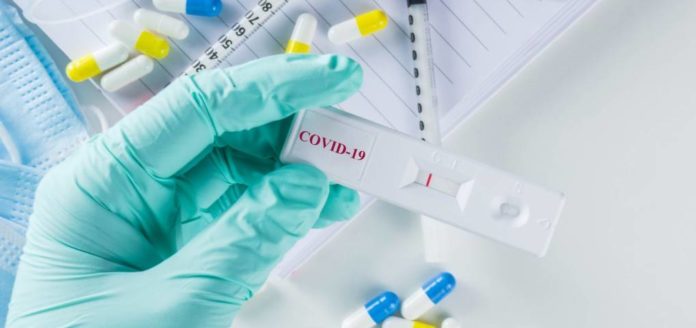 Os tests rápidos de coronavirus dan un resultado en 15 minutos.