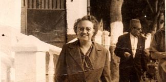 Jimena Fernández de la Vega, no ano 1960 en Lanjarón, Granada, onde se xubilou como directora do balneario. Imaxe: Arquivo familiar.