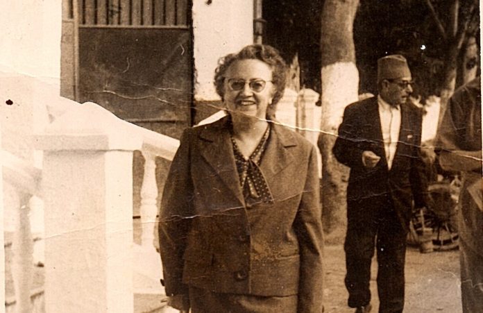Jimena Fernández de la Vega, no ano 1960 en Lanjarón, Granada, onde se xubilou como directora do balneario. Imaxe: Arquivo familiar.