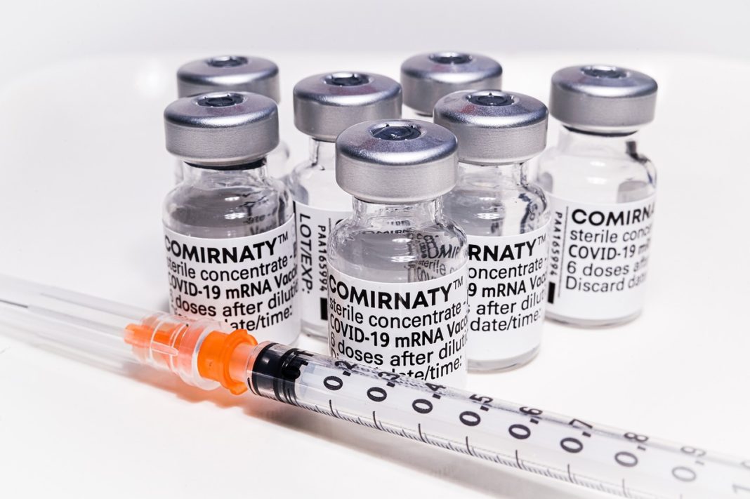 Varios países están abordando a administración de doses de reforzo a diversos colectivos. Foto: Pixabay.