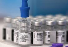 Mostras da vacina de Pfizer. Foto: LuisAcosta/AFP/Getty Images