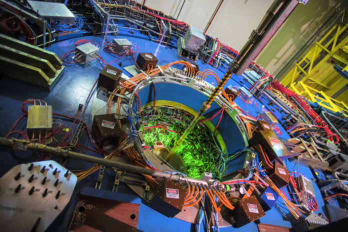 Detector STAR no Relativistic Heavy Ion Collider (RHIC). Foto: Brookhaven National Laboratory