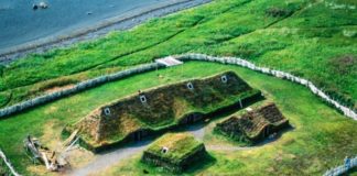 Asentamento dos viquingos na Enseada das Medusas, en Terranova, única evidencia arqueolóxica da súa presenza en Norteamérica.