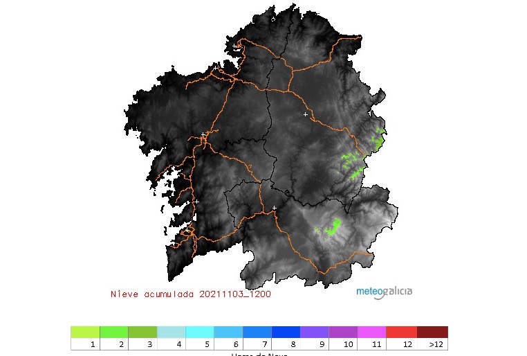 Mapa da neve acumulada ata o mediodía do mércores en Galicia, onde se observan as primeiras nevaradas do outono nas serras de Lugo e Ourense. Imaxe: MeteoGalicia.