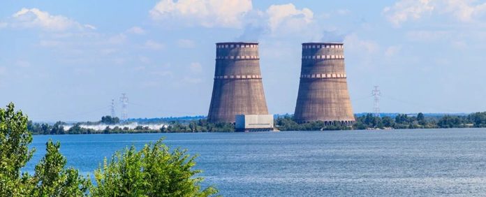 Torres de refrixeración da central nuclear de Zaporiyia. Crédito: OlyaSolodenko/Getty Images
