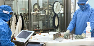 Traballos de fabricación da nova vacina na planta de Biofabri no Porriño. FOTO: M. S.