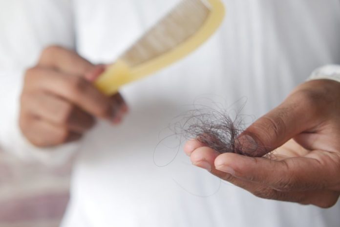 Os resultados dos ensaios clínicos realizados, conseguiron que ao 40% da mostra lle volvese medrar o 80% do cabelo