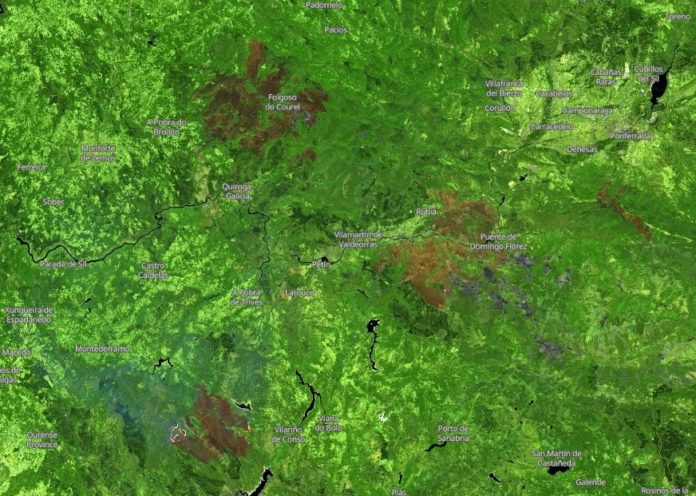 Imaxes de satálite da superficie queimada nos tres grandes incendios de Galicia da última semana. Arriba, o do Courel. Á dereita, o de Valdeorras. Abaixo, o do Invernadeiro. Crédito: Sentinel-2