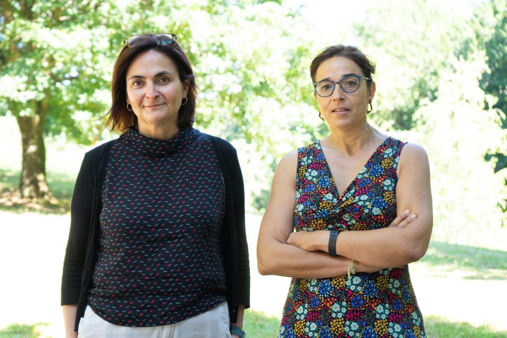 Dolores Cortina Gil e Beatriz Fernández Domínguez, investigadoras do IGFAE e profesoras da USC asinantes do artigo de Nature. Crédito: Elena Mora