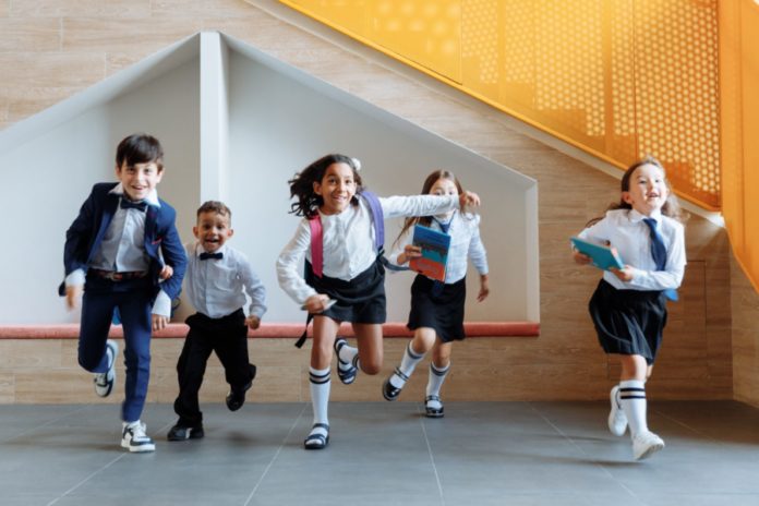 A actividade física debería implantarse na primeira infancia.
