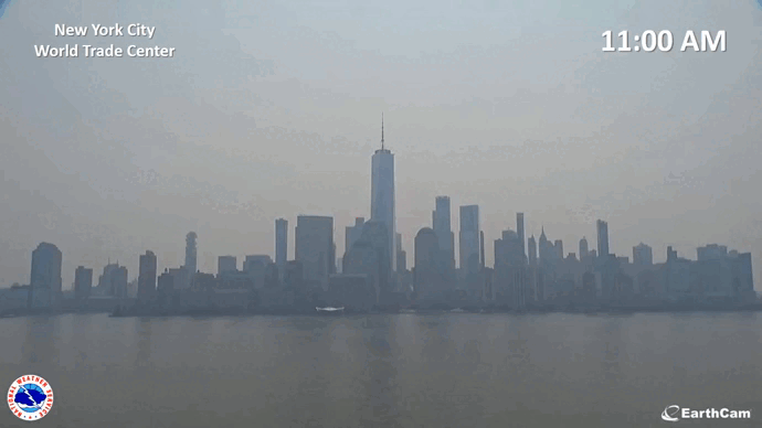O perfil da cidade de Nova York, cuberto polo fume dos incendios.