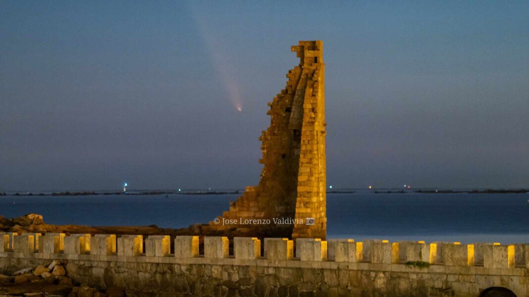 Paso do cometa do século por Cambados. Foto: José Lorenzo Valdivia.
