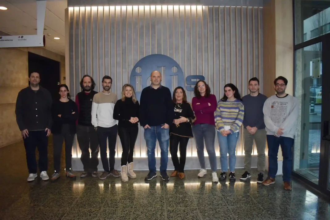 O grupo do IDIS que publicou o estudo sobre o xene PTK2B.