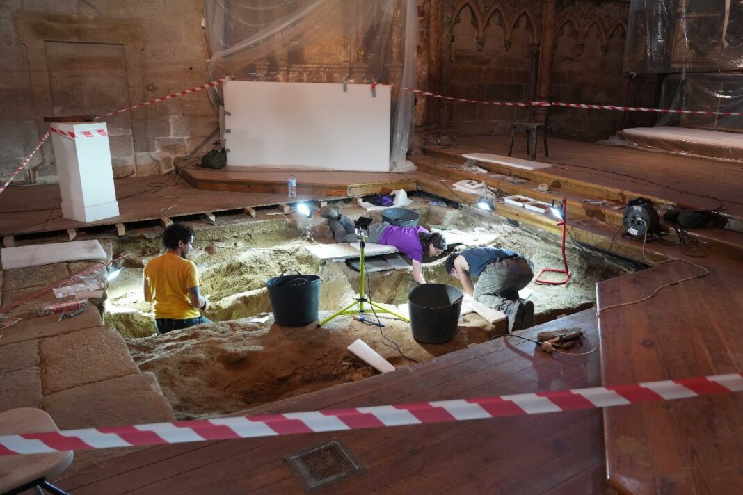 Traballos arqueolóxicos no convento de Santa Clara, onde se atopou o cerebro saponificado.