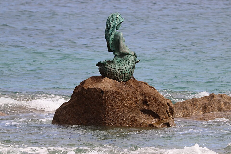 Escultura da Maruxaina. Imaxe: Wikimedia Commons