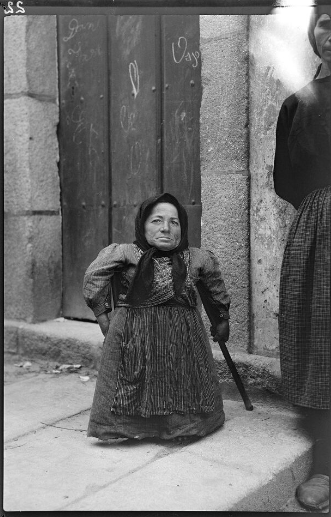 Muller Pequena. Imaxe: Ruth Matilda Anderson, a través da Hispanic Society of America