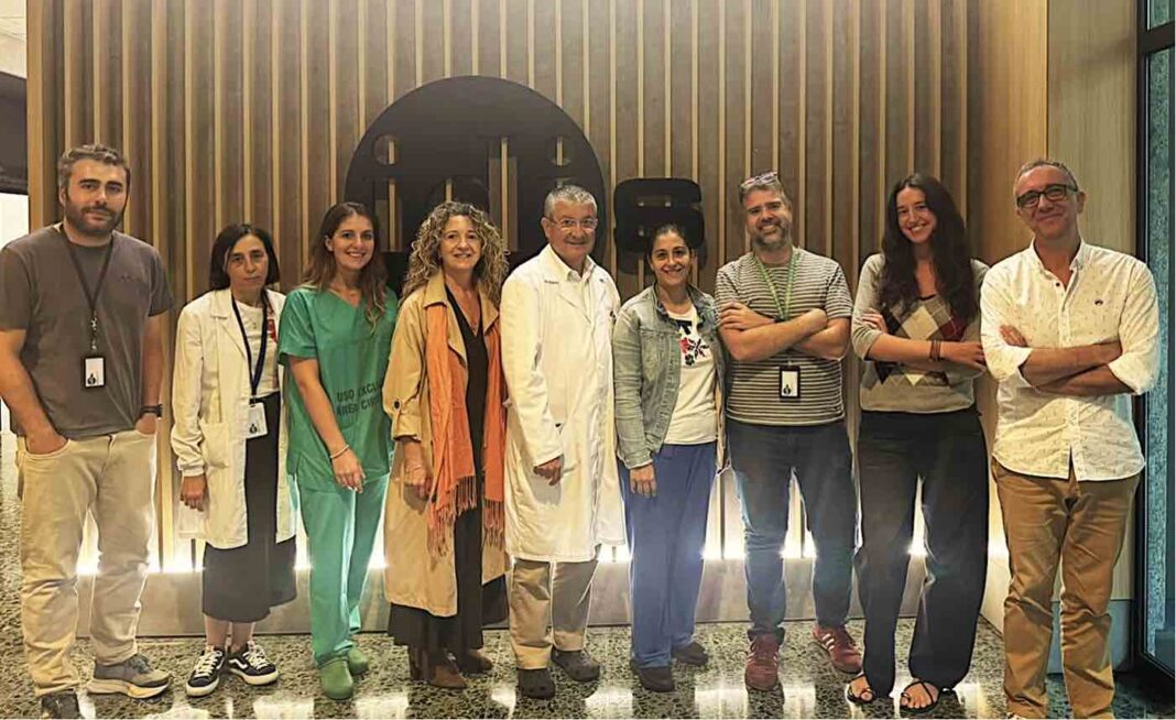 De esquerda a dereita: Manuel Rodriguez, Susana Bravo, Yessica Dominguez, Isolina Raña, Rafael Lopez, Brigida Hermida, Jorge Barbazan, Claudia Huesa e Miguel Abal. Foto: IDIS