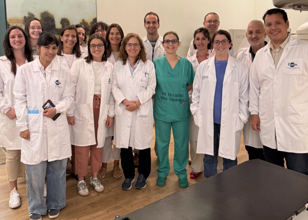 Equipo participando no estudo sobre o cancro de próstata.