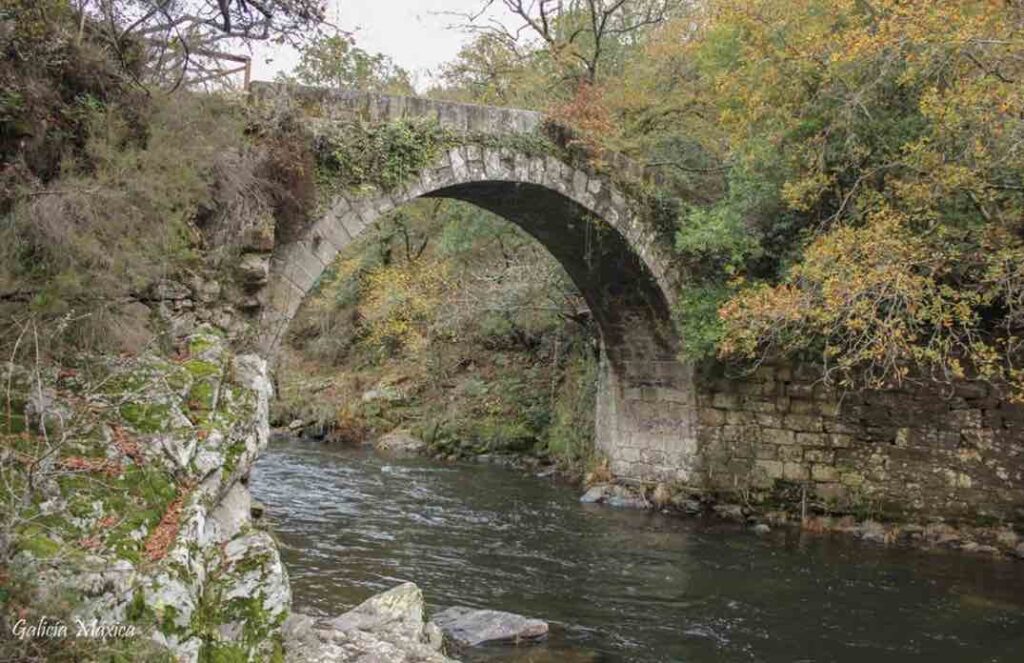 Ponte do Demo (Carboeiro). Foto: Galicia Máxica